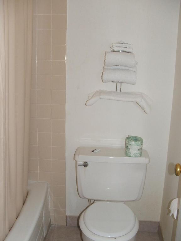 Arizona Inn Kingman Room photo