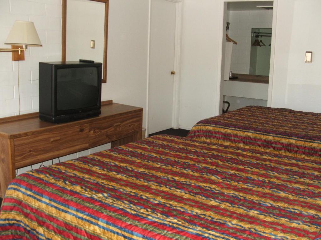 Arizona Inn Kingman Room photo